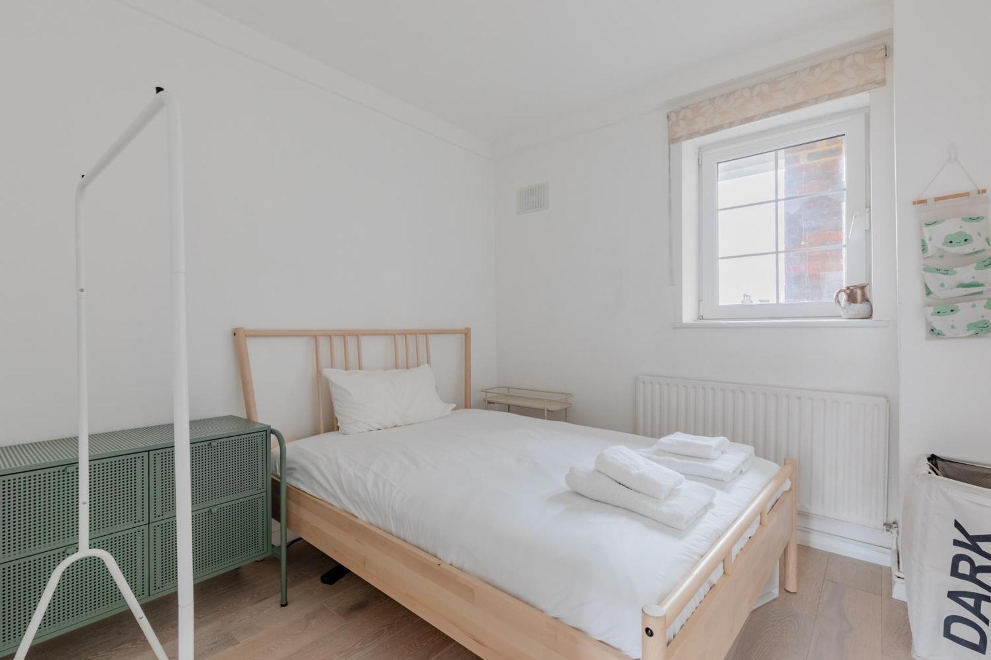 Bright Well Located 2bd Flat South East