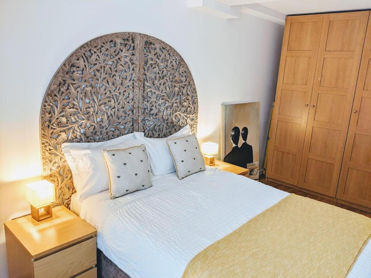 The London Bridge Secret Apartment *