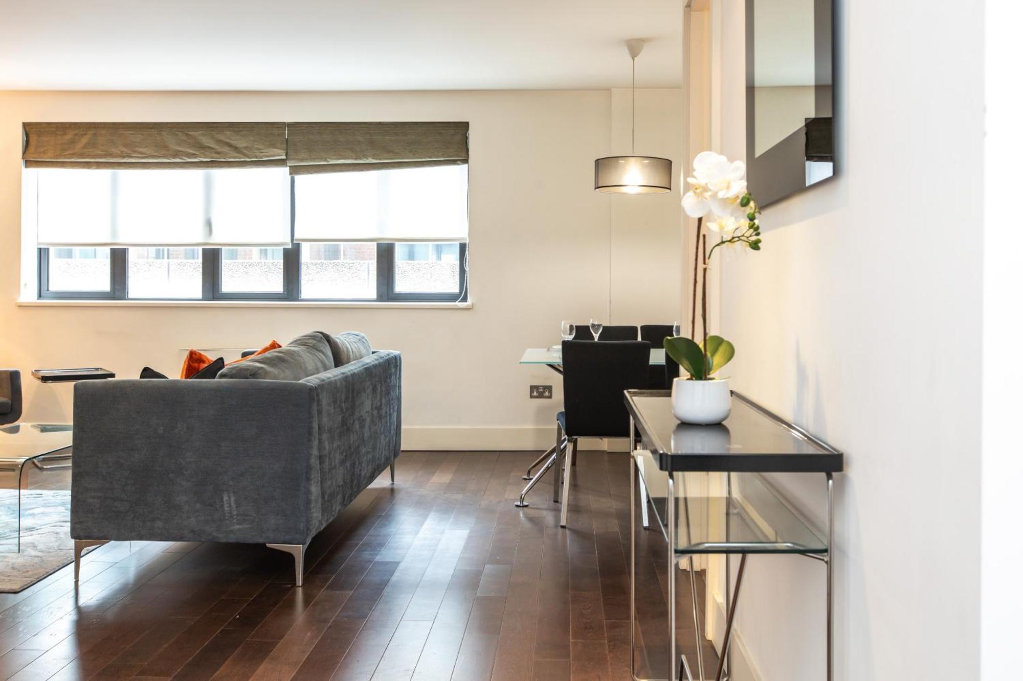 Charming 1br Near Monument Station!