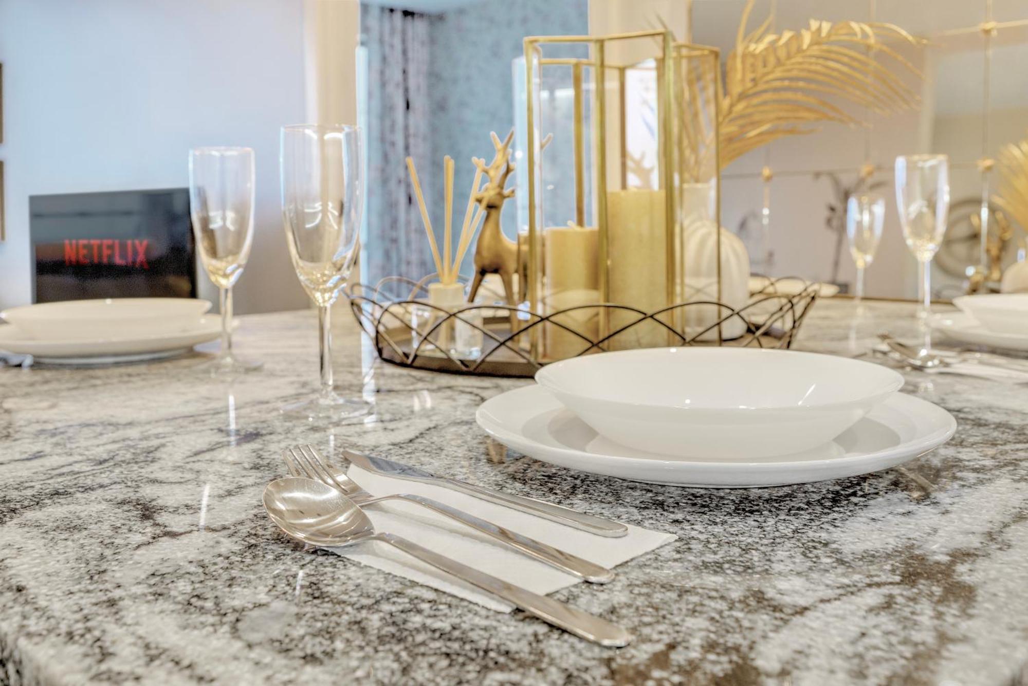 Apartment Trendy 3-bed, 2-bath - O2 Escape - Your Ideal London