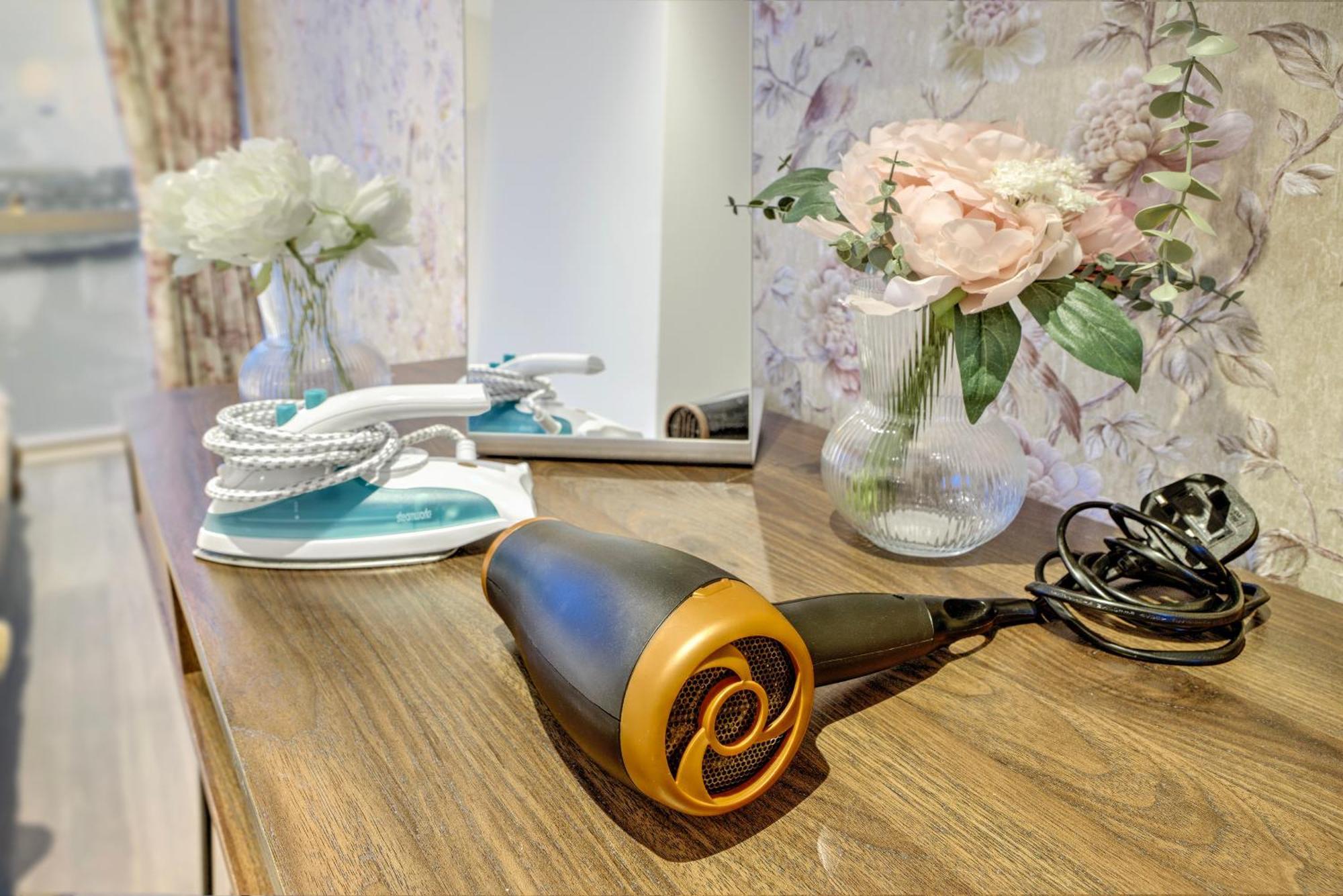 Trendy 3-bed, 2-bath - O2 Escape - Your Ideal Apartment