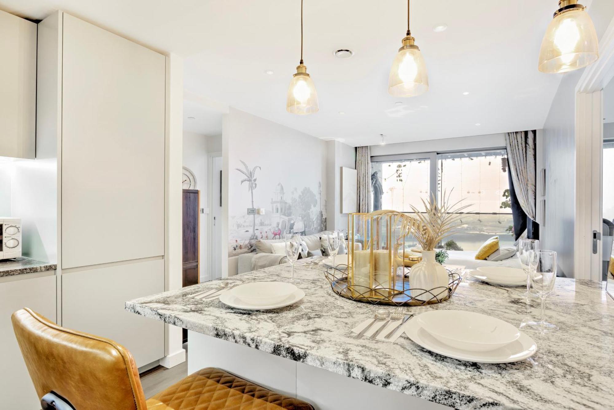 Trendy 3-bed, 2-bath - O2 Escape - Your Ideal * London