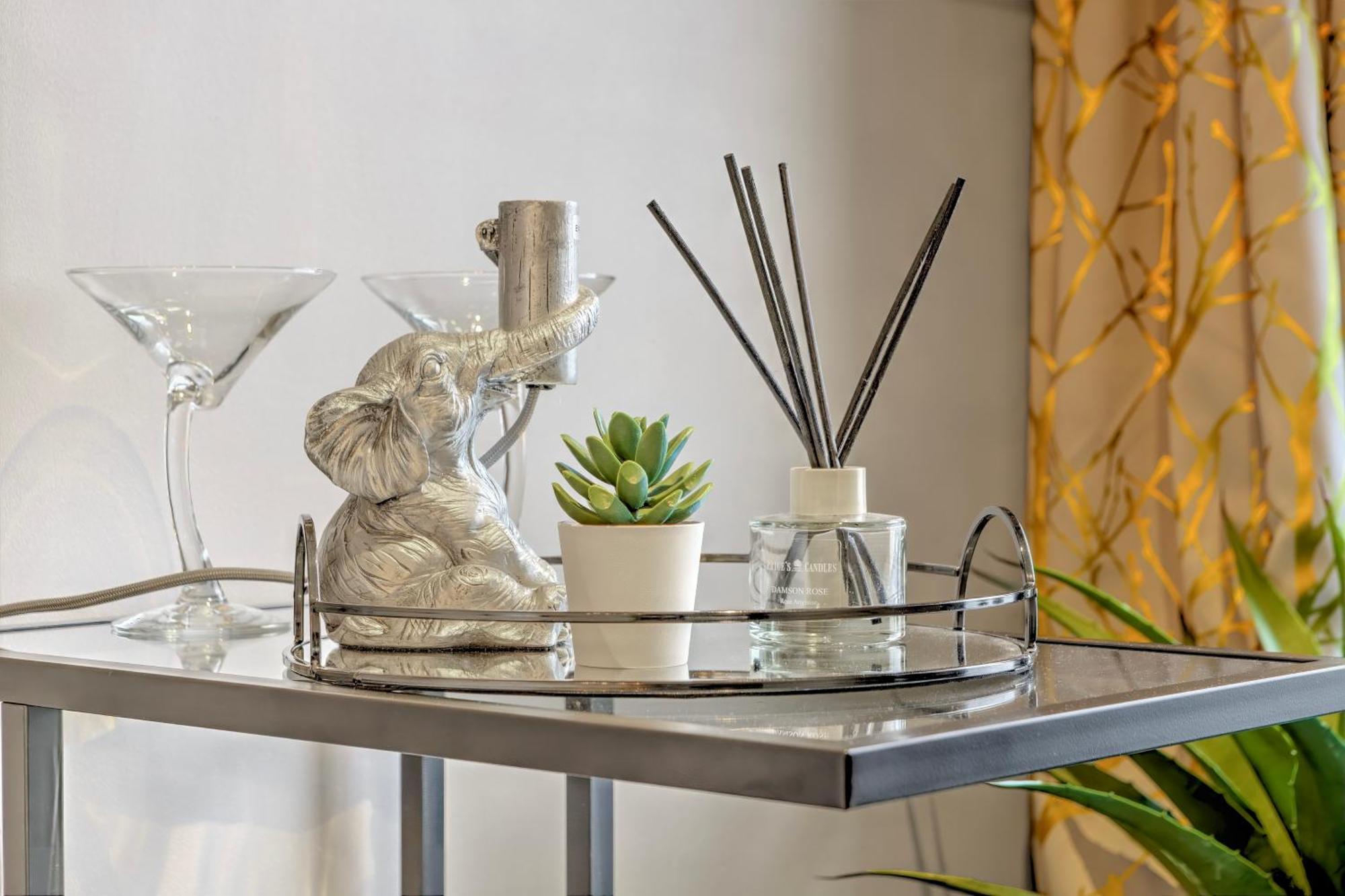 Apartment Trendy 3-bed, 2-bath - O2 Escape - Your Ideal *