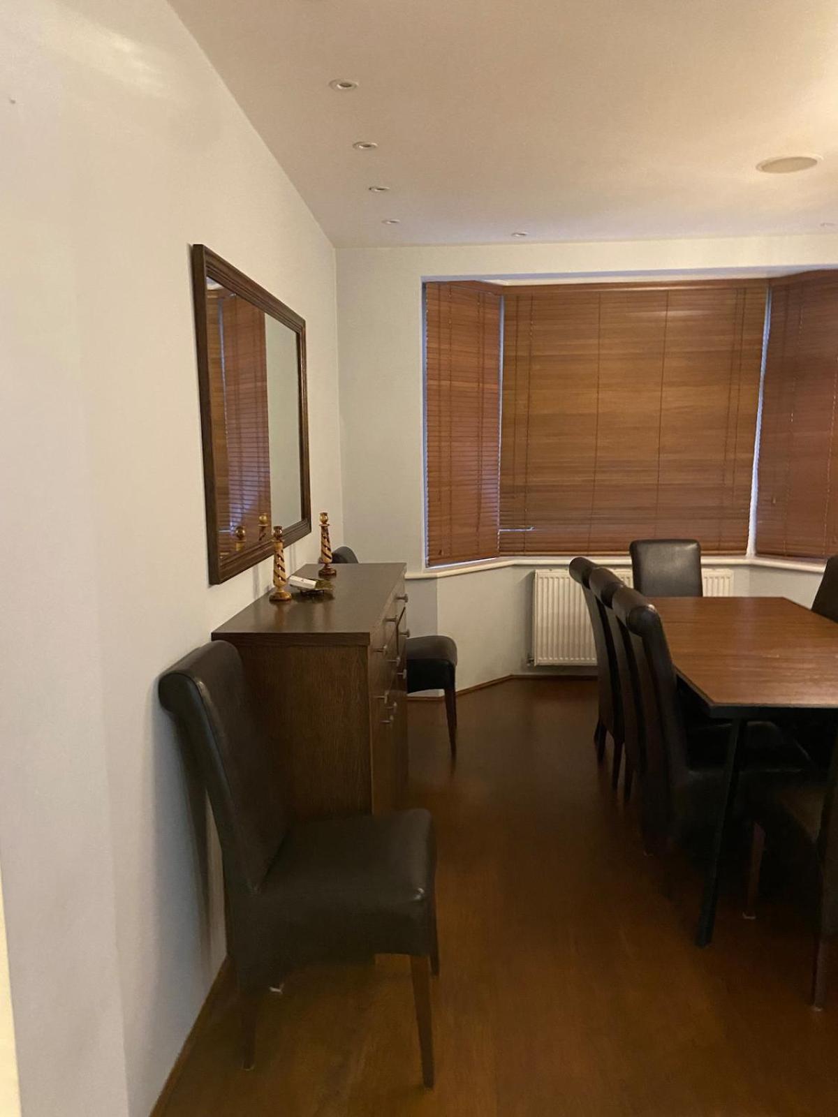 House For 7, Garden With Pond, 20min From Heathrow London