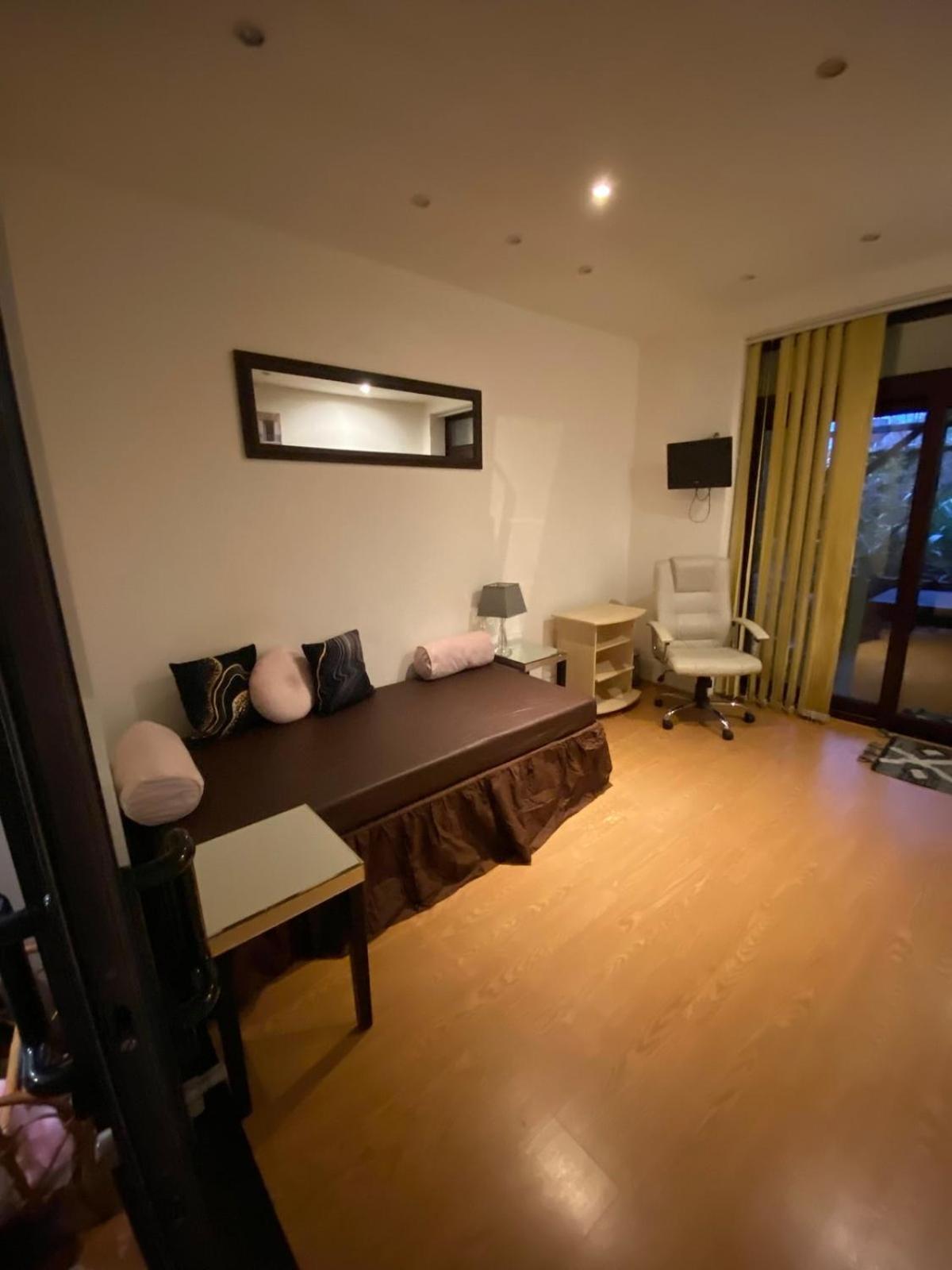 Holiday home House For 7, Garden With Pond, 20min From Heathrow *