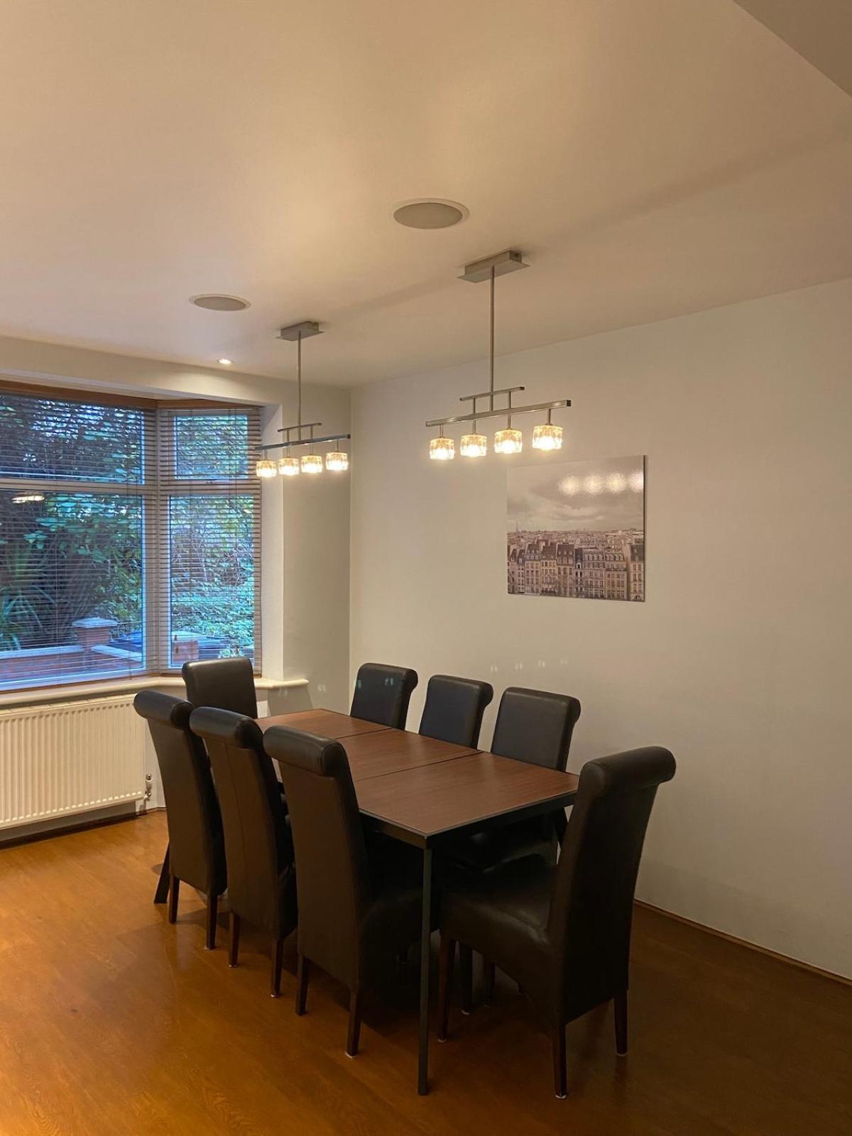 House For 7, Garden With Pond, 20min From Heathrow