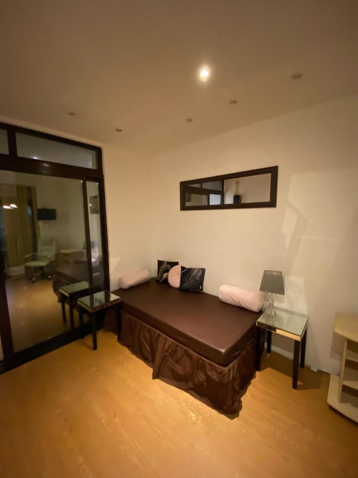 Holiday home House For 7, Garden With Pond, 20min From Heathrow London