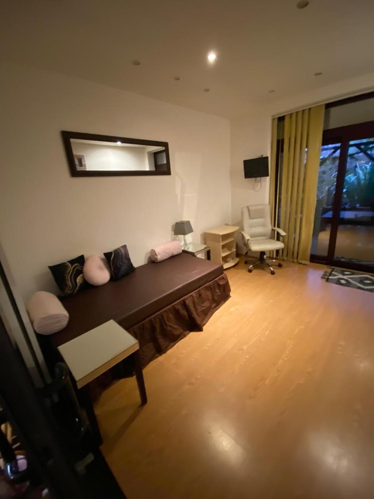 Holiday home House For 7, Garden With Pond, 20min From Heathrow