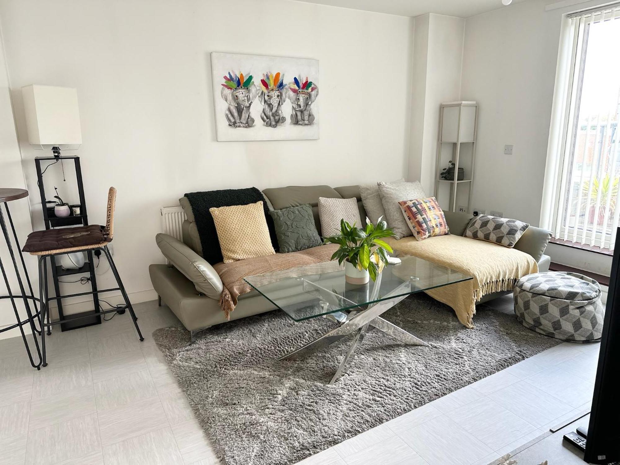 Apartment Brixtons Stylish Cove With Balcony London