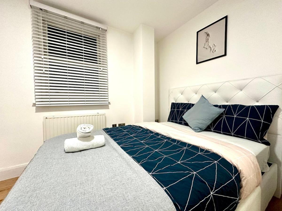 Deluxe Entire Flat In Centre Apartment London