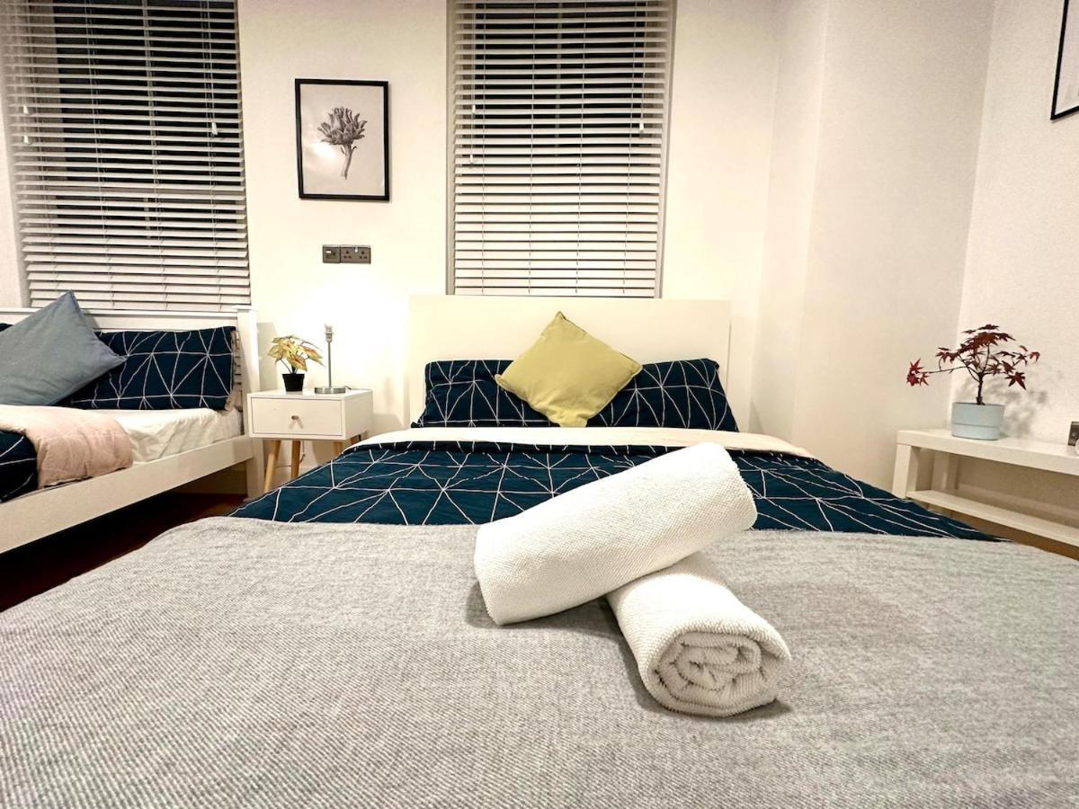 Deluxe Entire Flat In Centre Apartment London