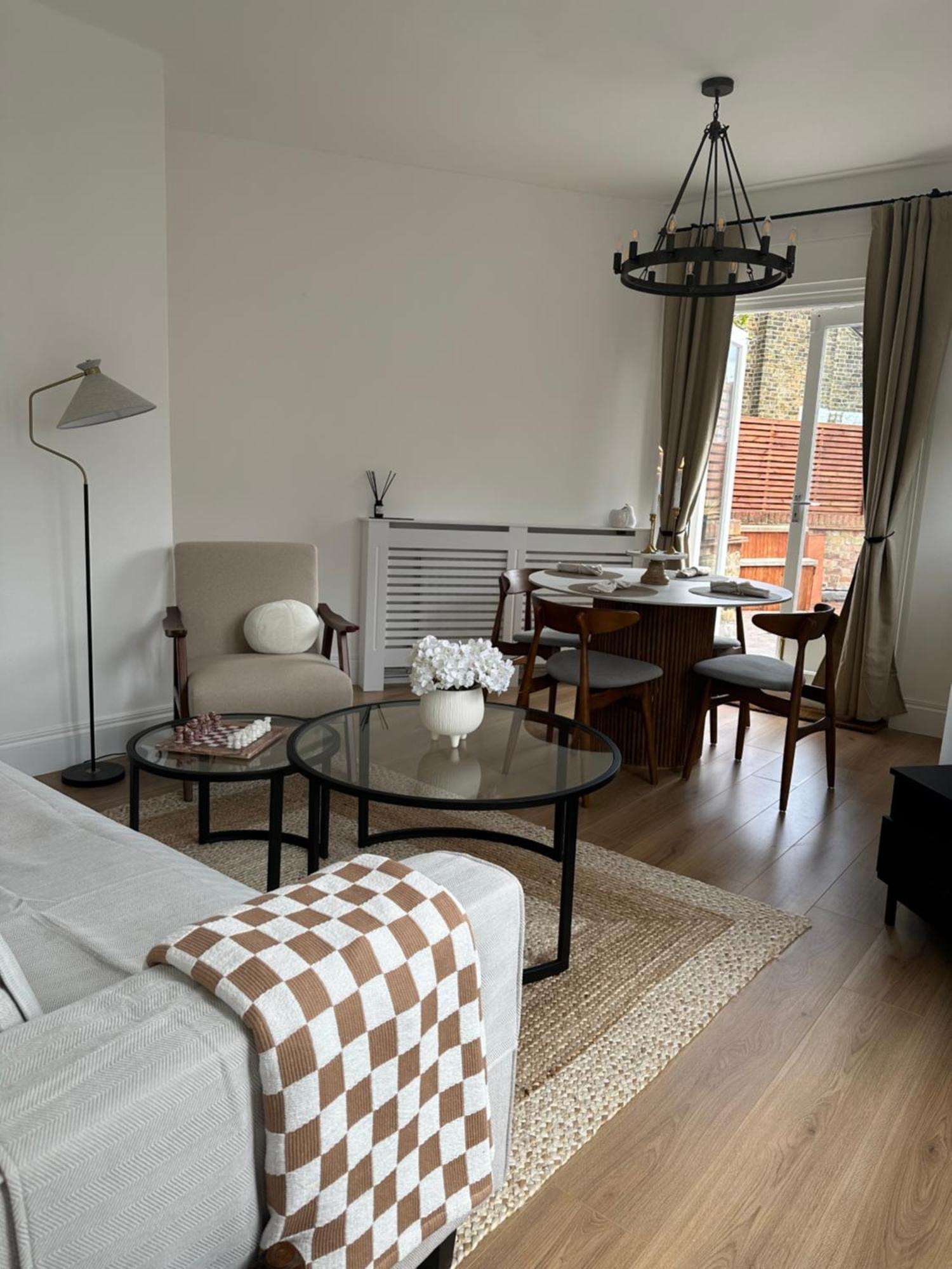Entire Flat In The Diamond Of Battersea