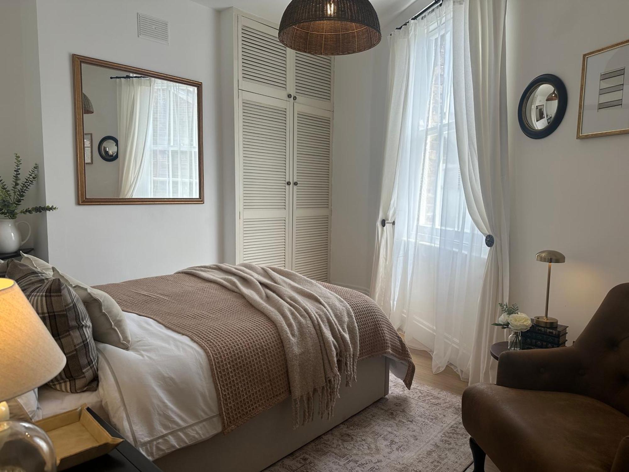 Entire Flat In The Diamond Of Battersea London