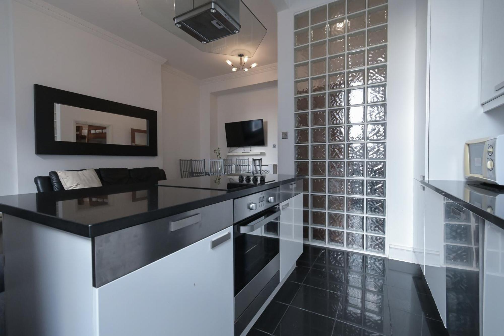 Queensway Hyde Park Flat By Dc