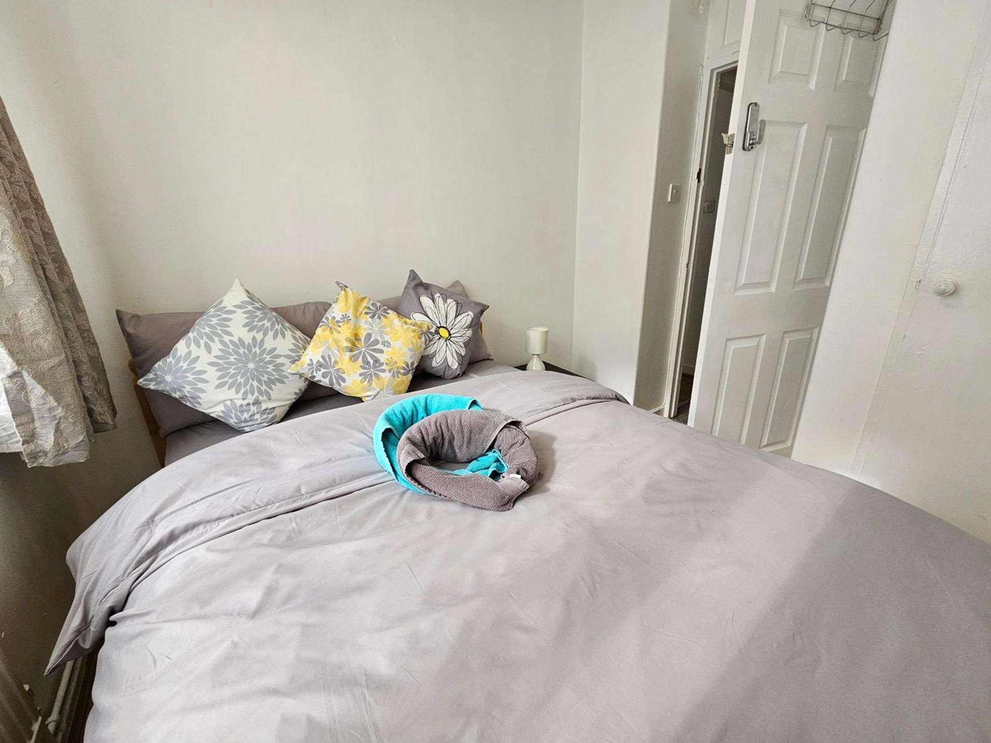 Globe Guest house London