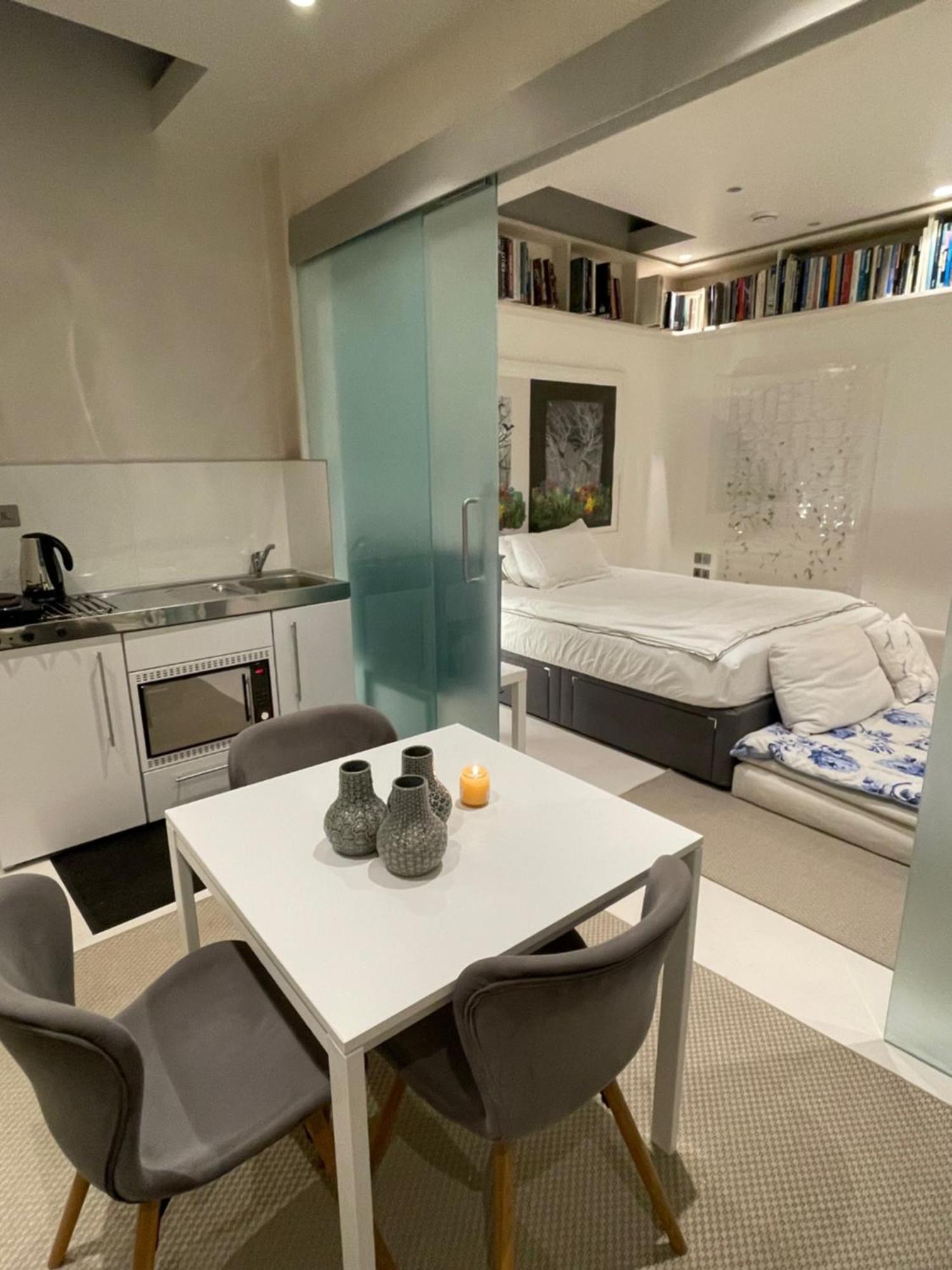 Apartment Modern Self-contained Ground And Basement