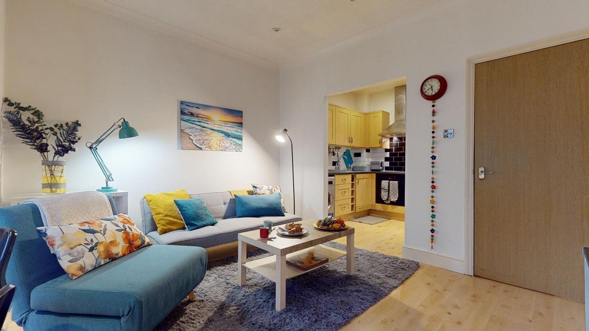 The Cosy Bay Near Tower Bridge London