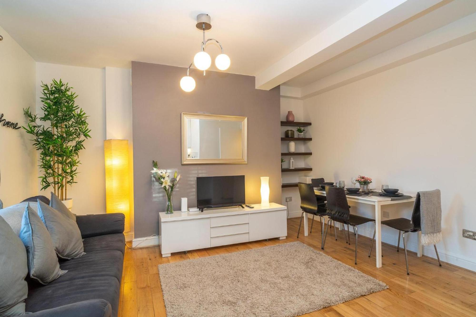 Apartment Location! 2 Bed/2bath - Pro Host