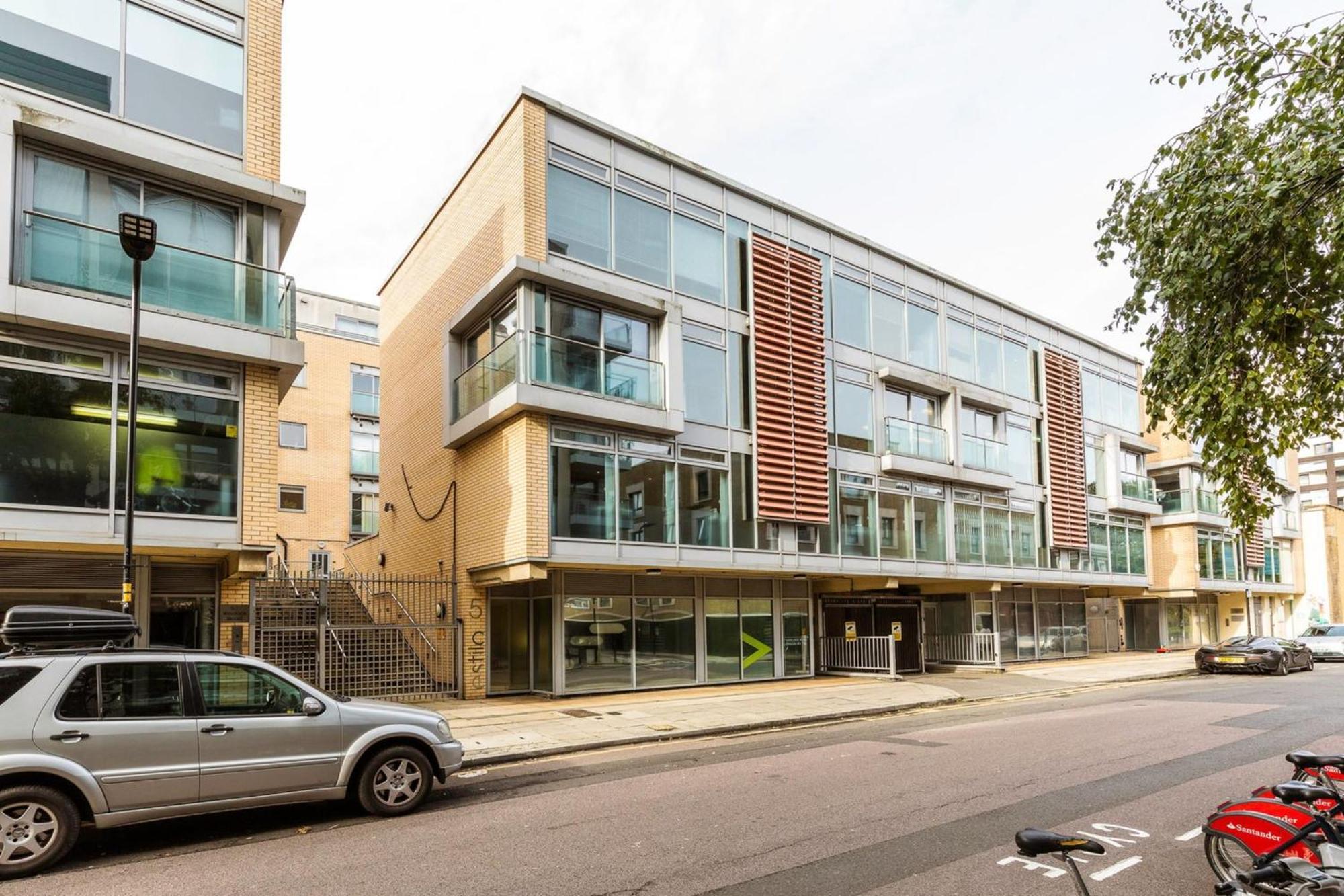 2-bed 2-bath In Old Street * London
