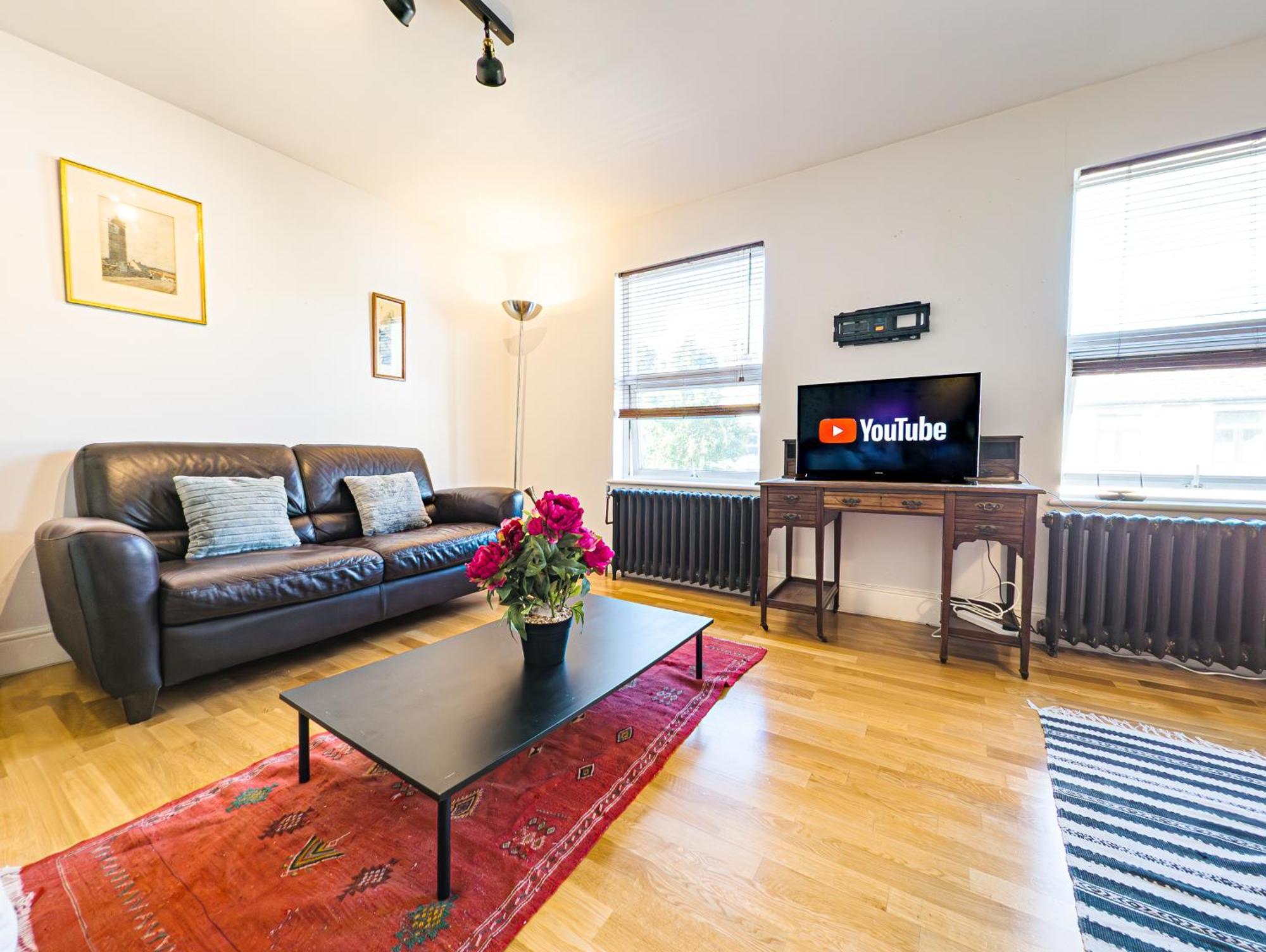 Spacious 2 Bedroom In Hackney Apartment