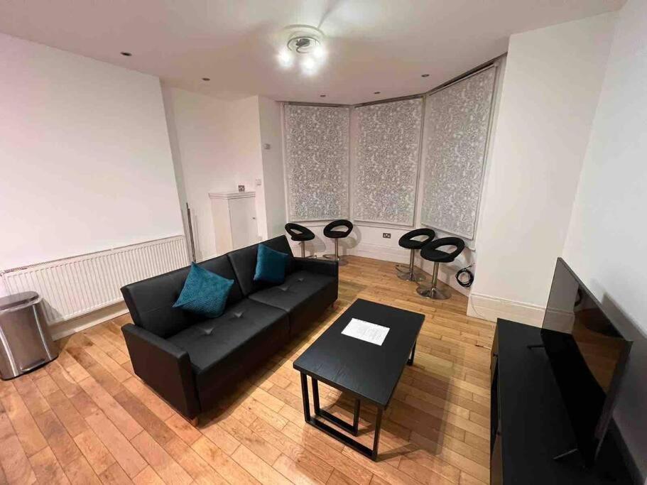 2 Bed Garden Flat West Dulwich Free Street Parking * London