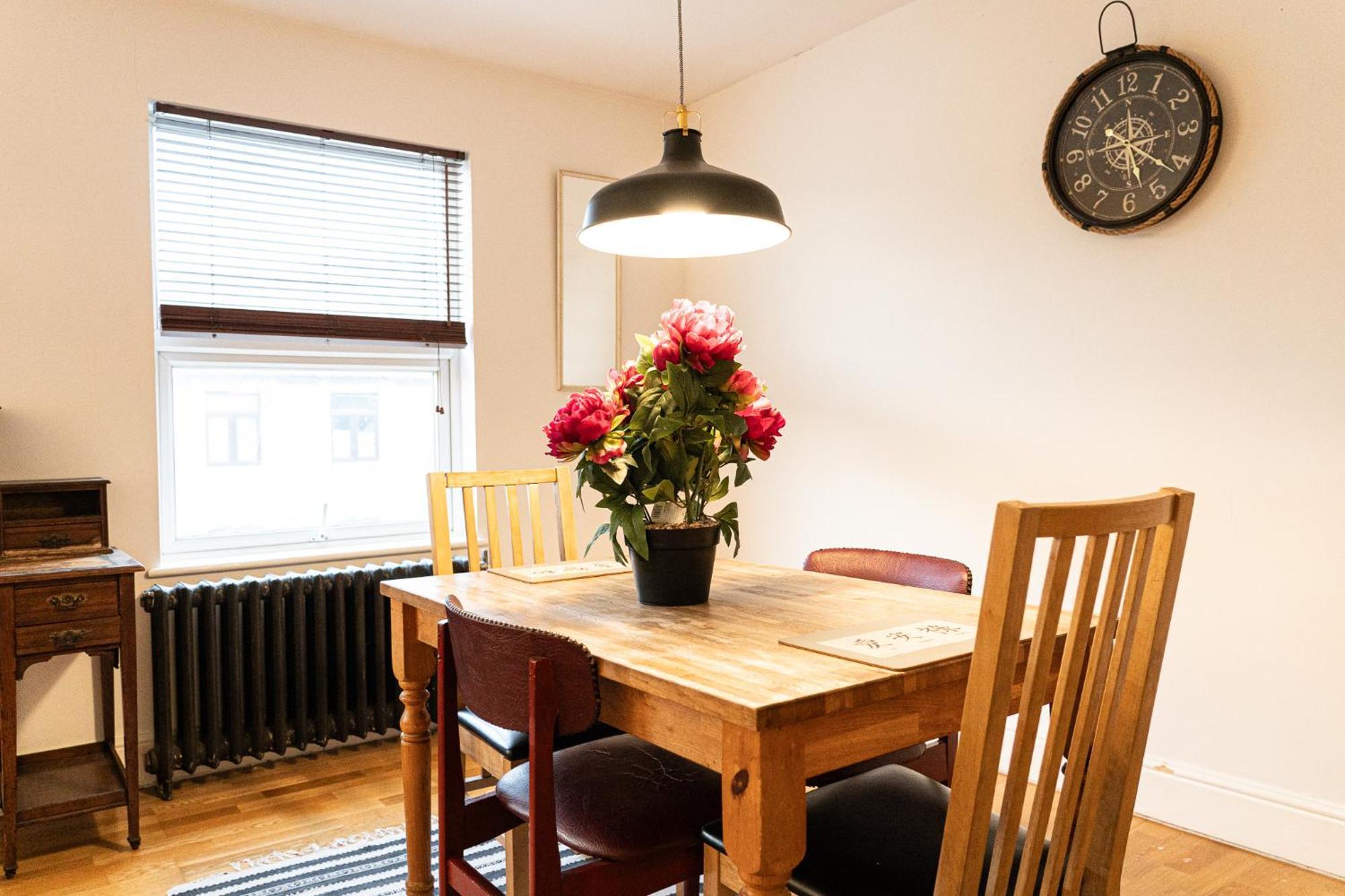 Spacious 2 Bedroom In Hackney * London
