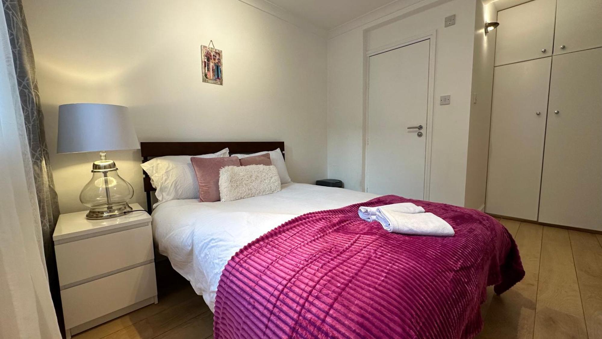 Apartamento Economic Hotel-like Room, En-suite Sheperds Bush Londres