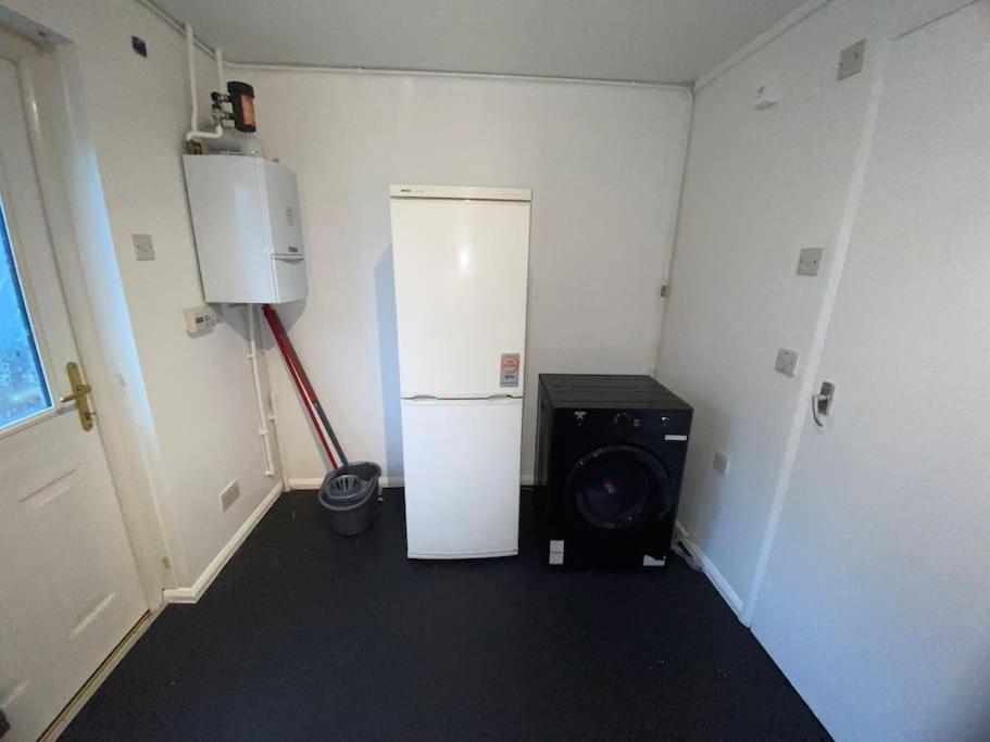 Apartment Entire 1 Bedroom House