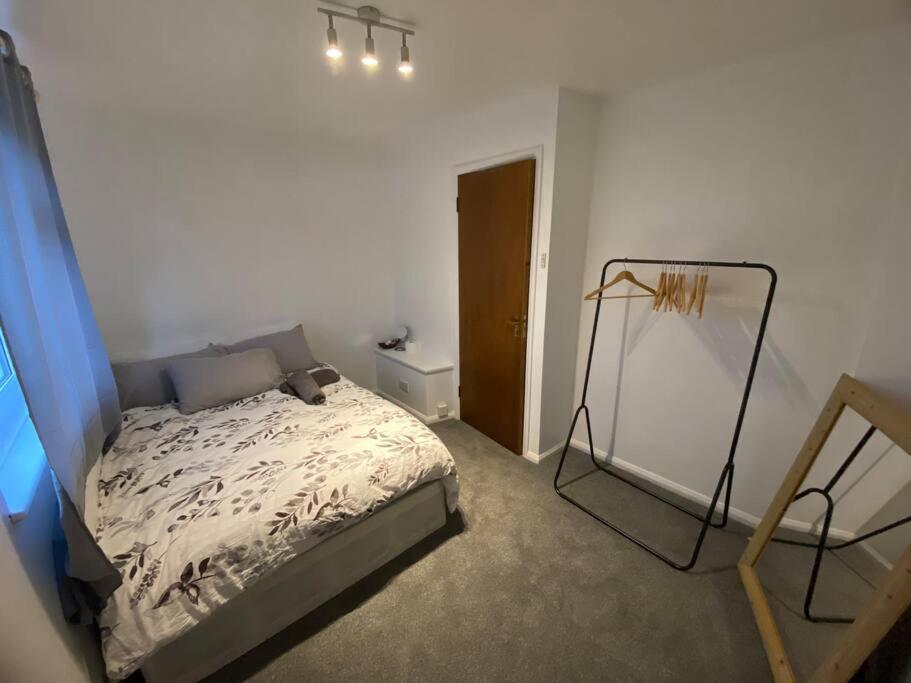 Entire 1 Bedroom House London