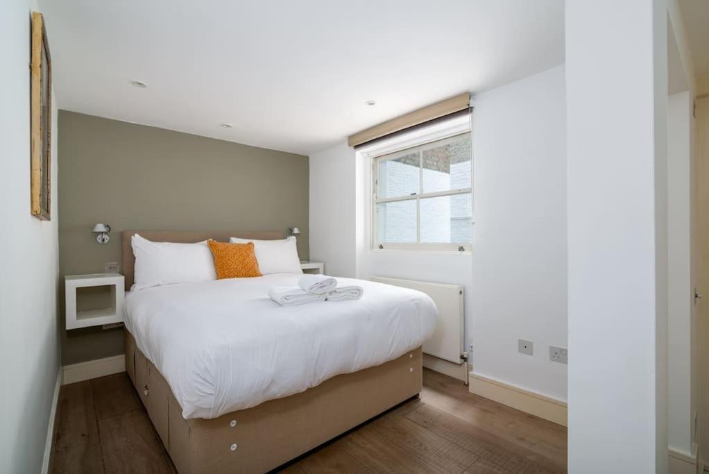 Elegant Near Portobello Road Market Apartment London