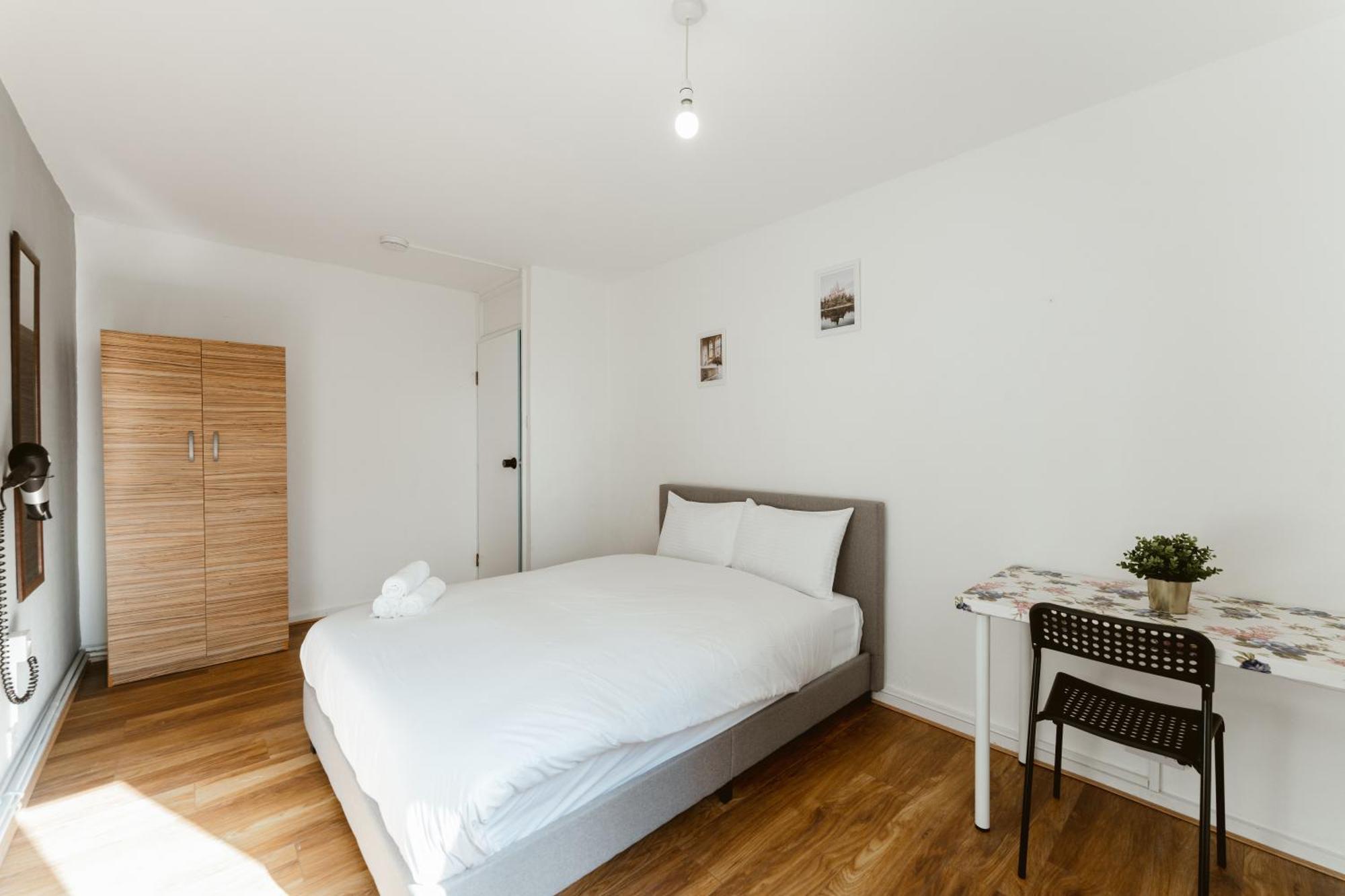 Shadwell Double - 13 London