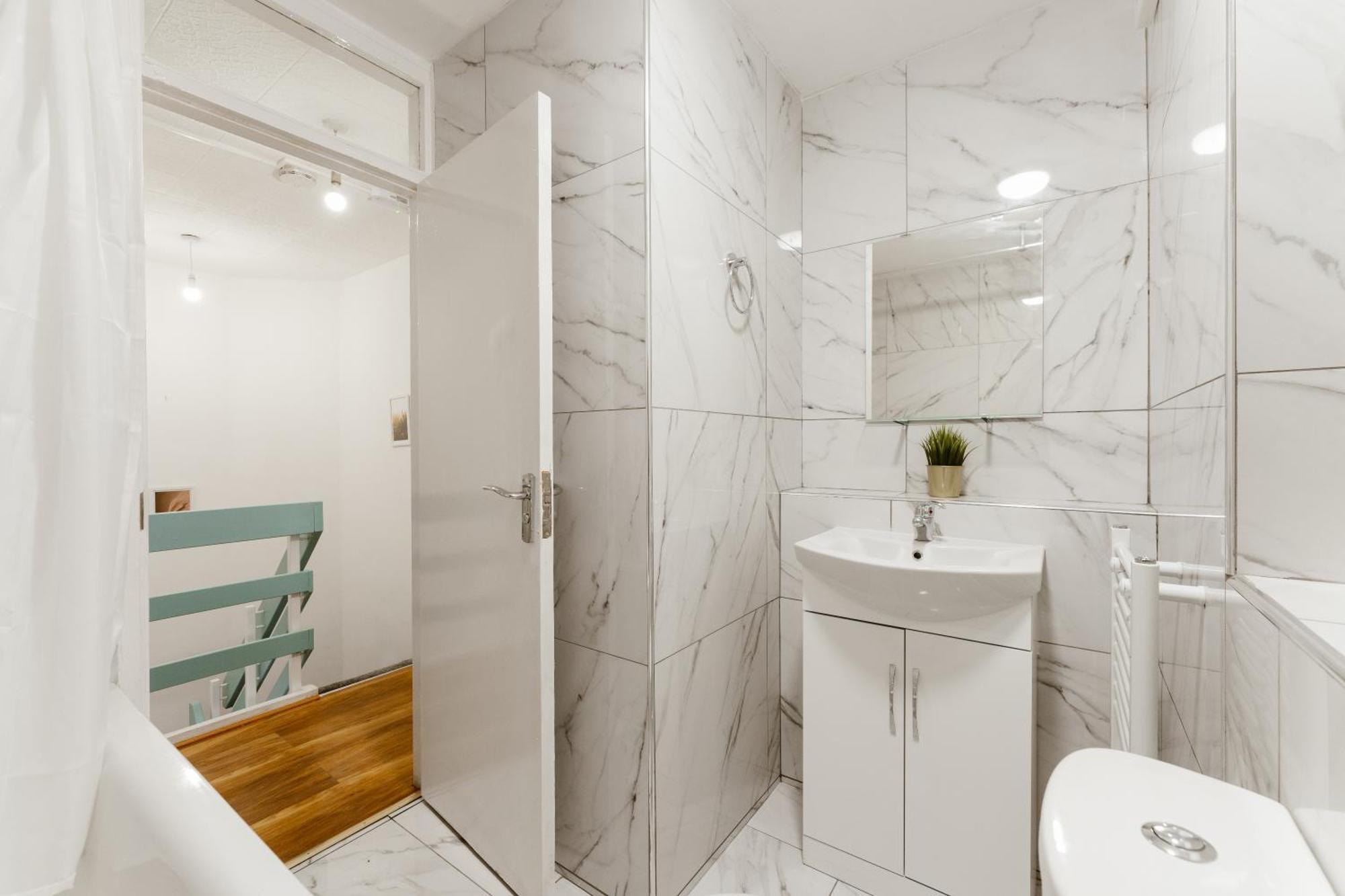 Shadwell Double - 13 Guest house *