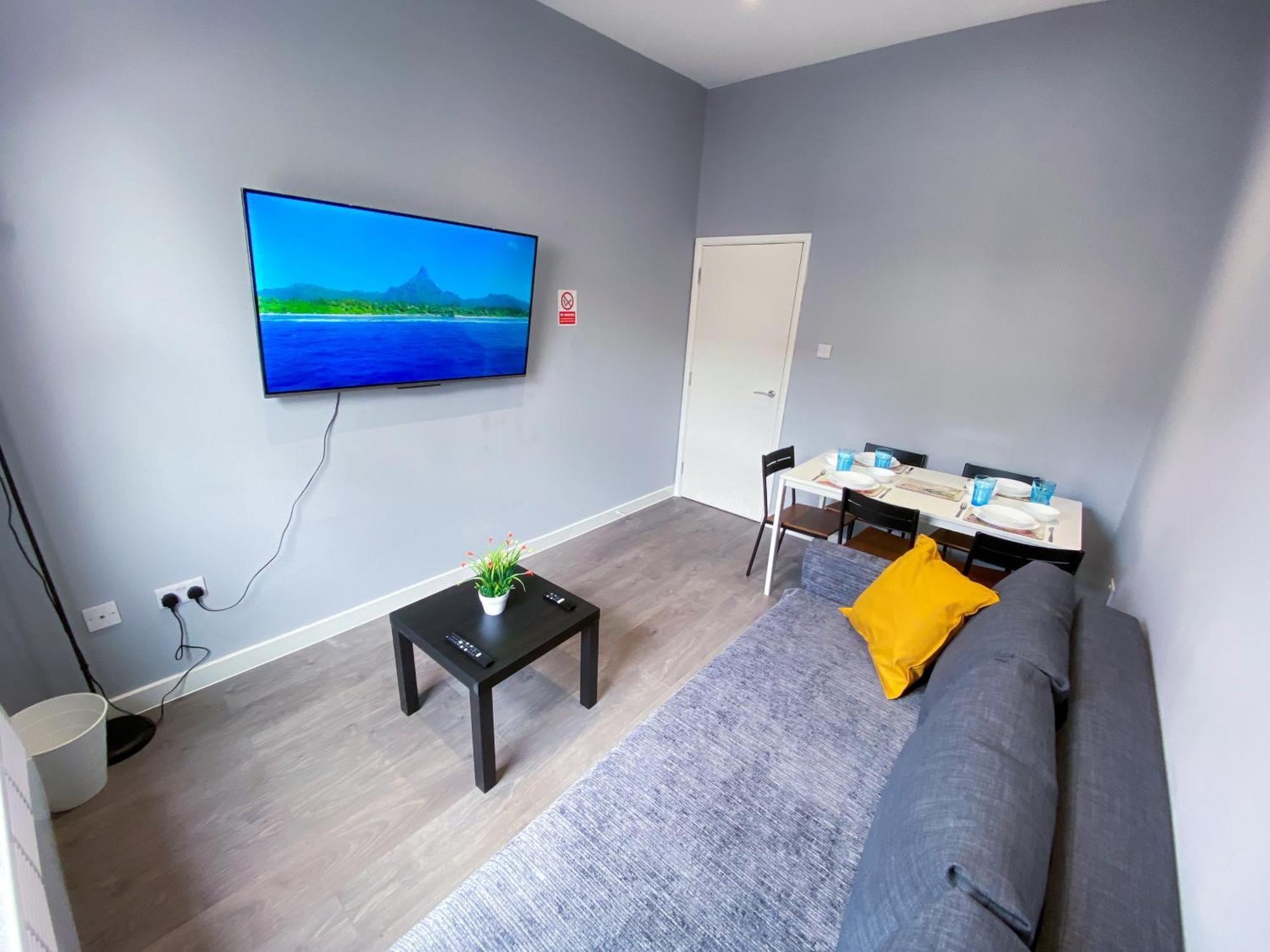 Modern 1 Bedroom Flat In Wood Apartment