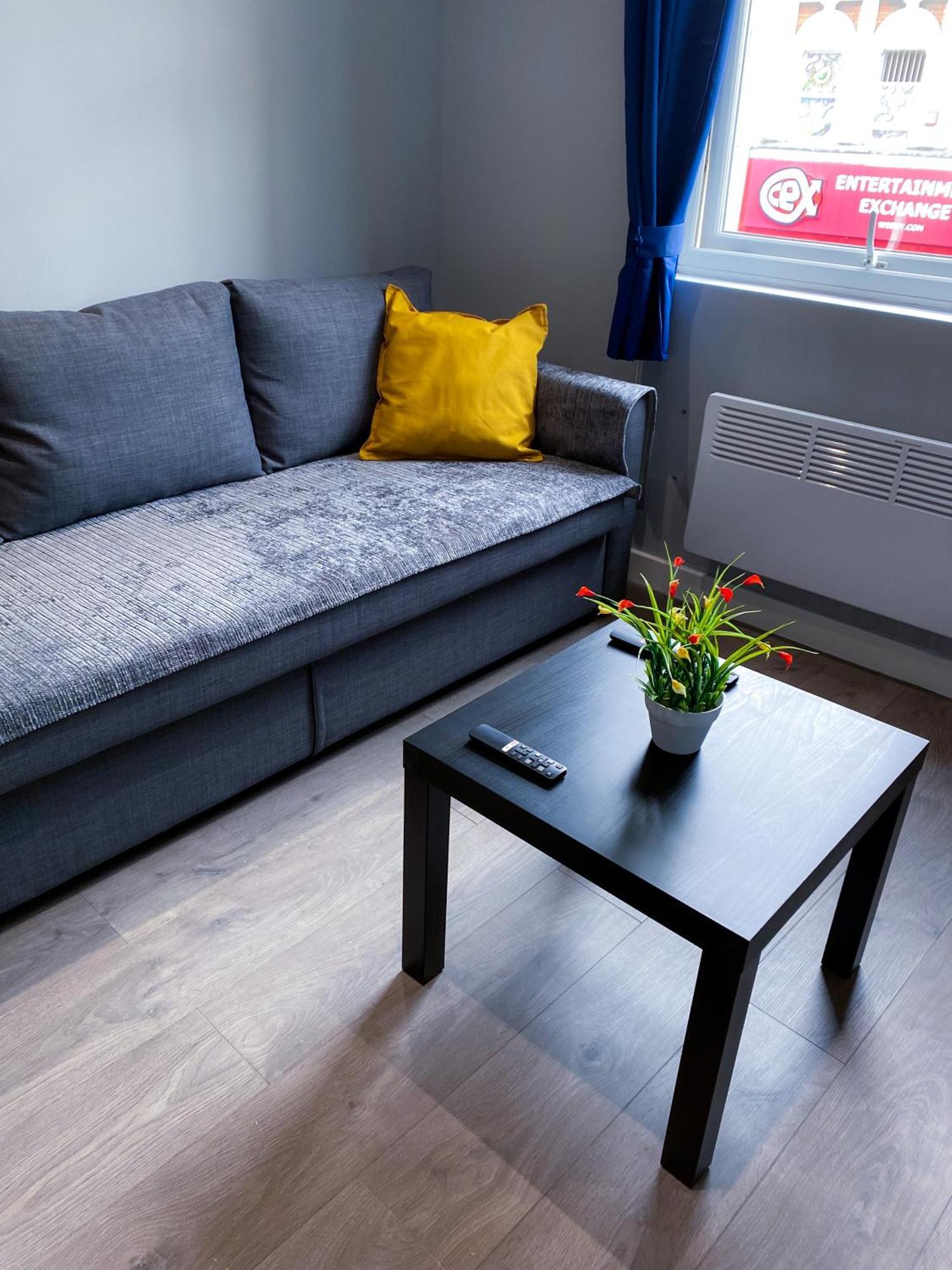 Modern 1 Bedroom Flat In Wood *