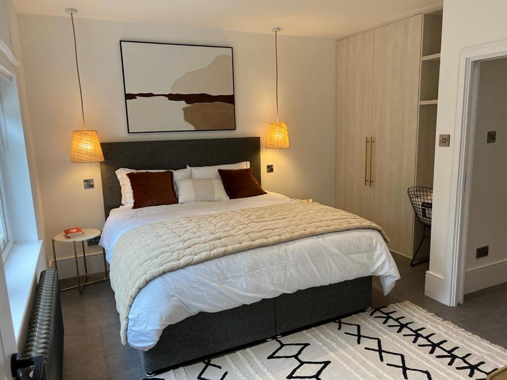 Gorgeous Newly Refurbished 2 Bedroom In * London