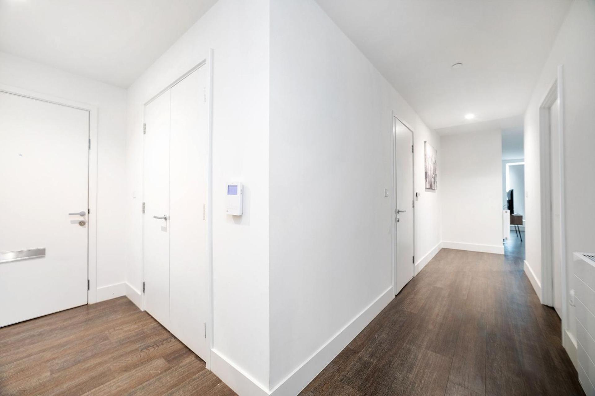 Apartment Modern, Stylish, Canalside Penthouse Next To Wembley Stadium!