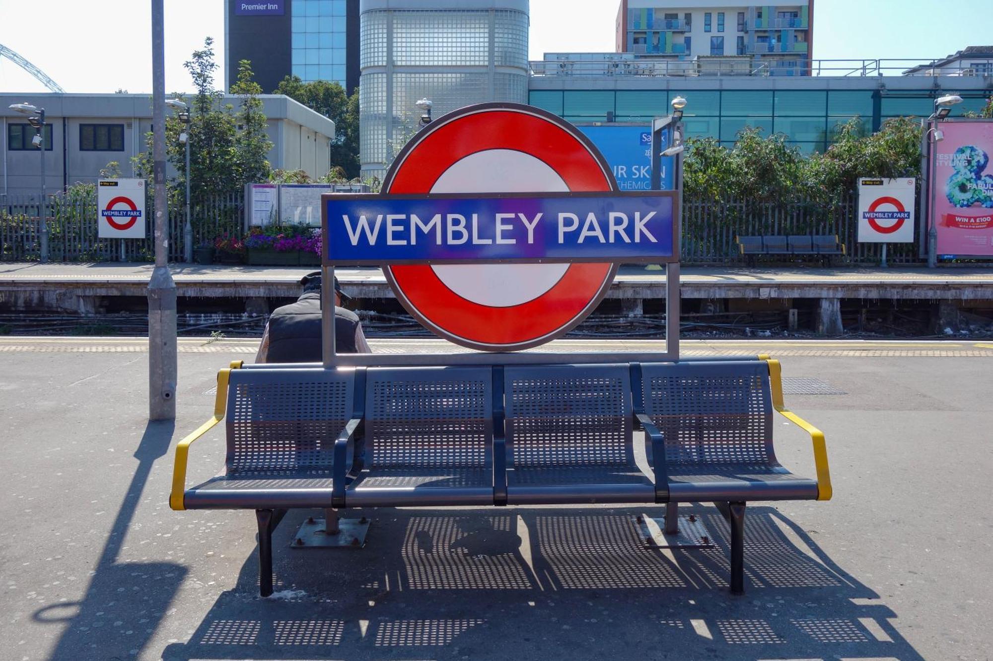 Modern, Stylish, Canalside Penthouse Next To Wembley Stadium!