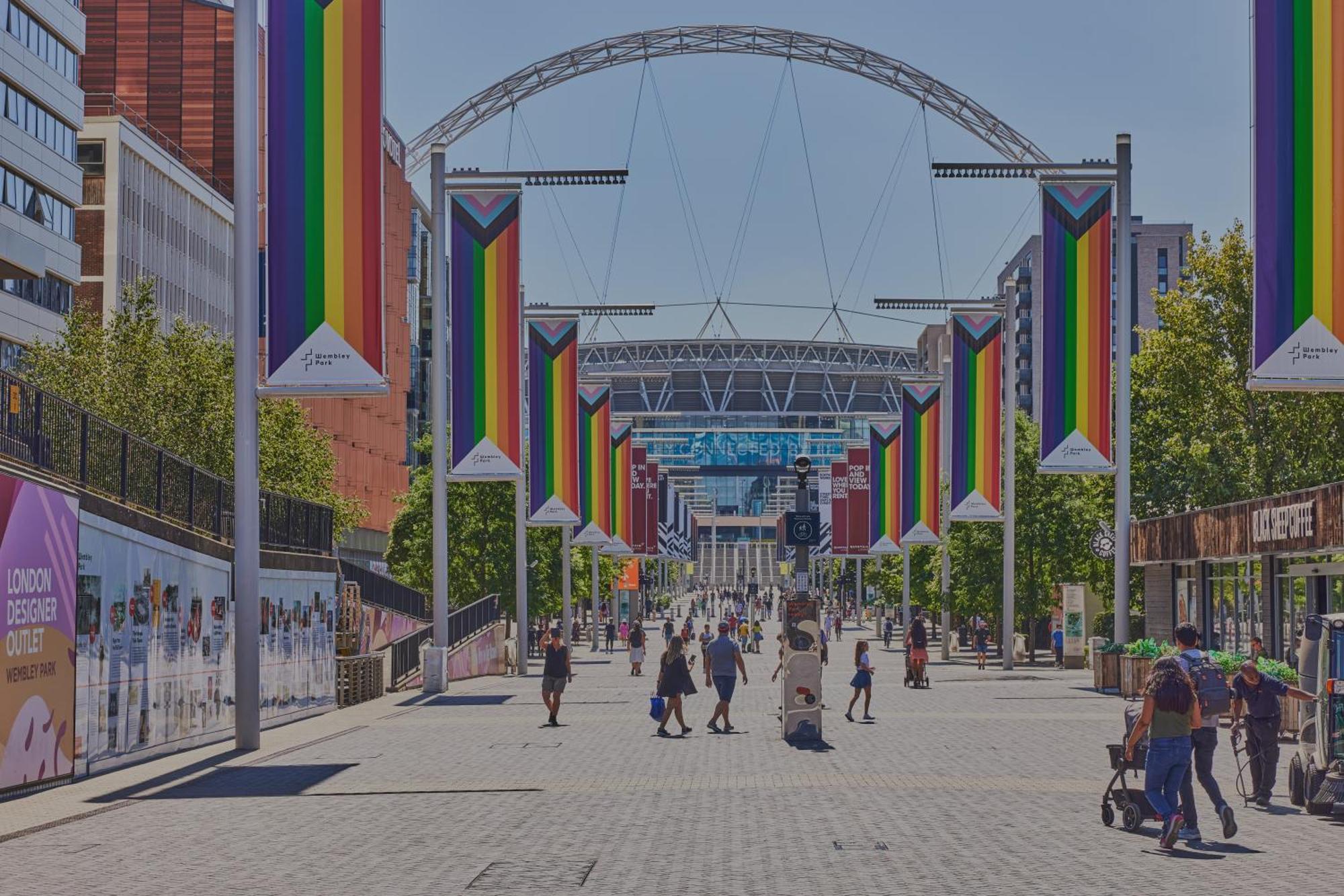 Modern, Stylish, Canalside Penthouse Next To Wembley Stadium! Apartment *