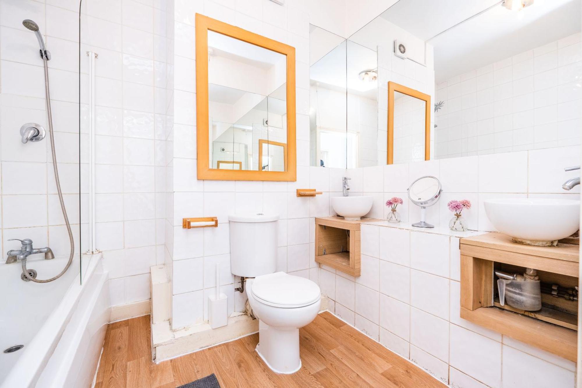 Classic Marble Arch Apartment London