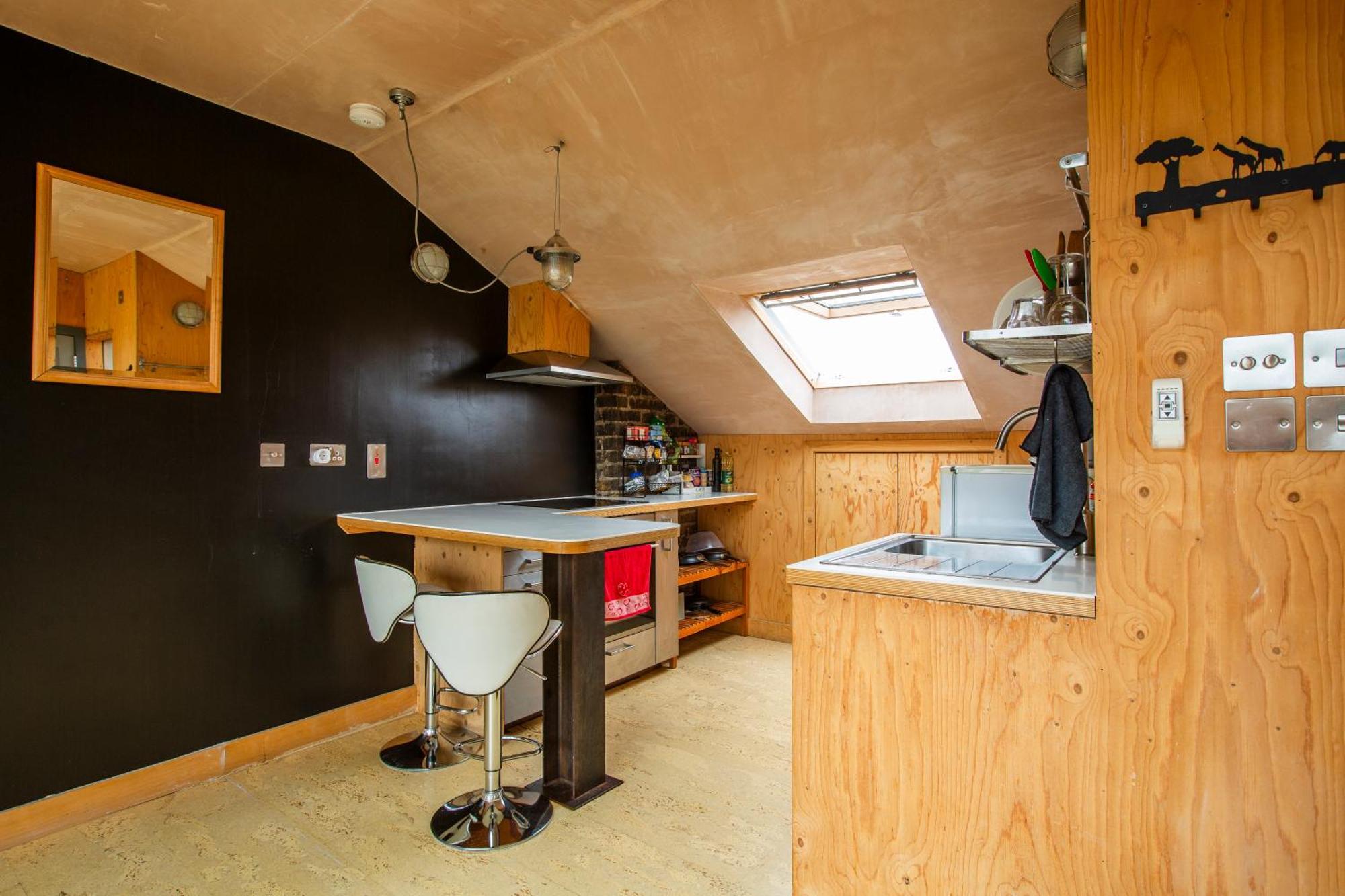 Stunning Loft In Brixton, London
