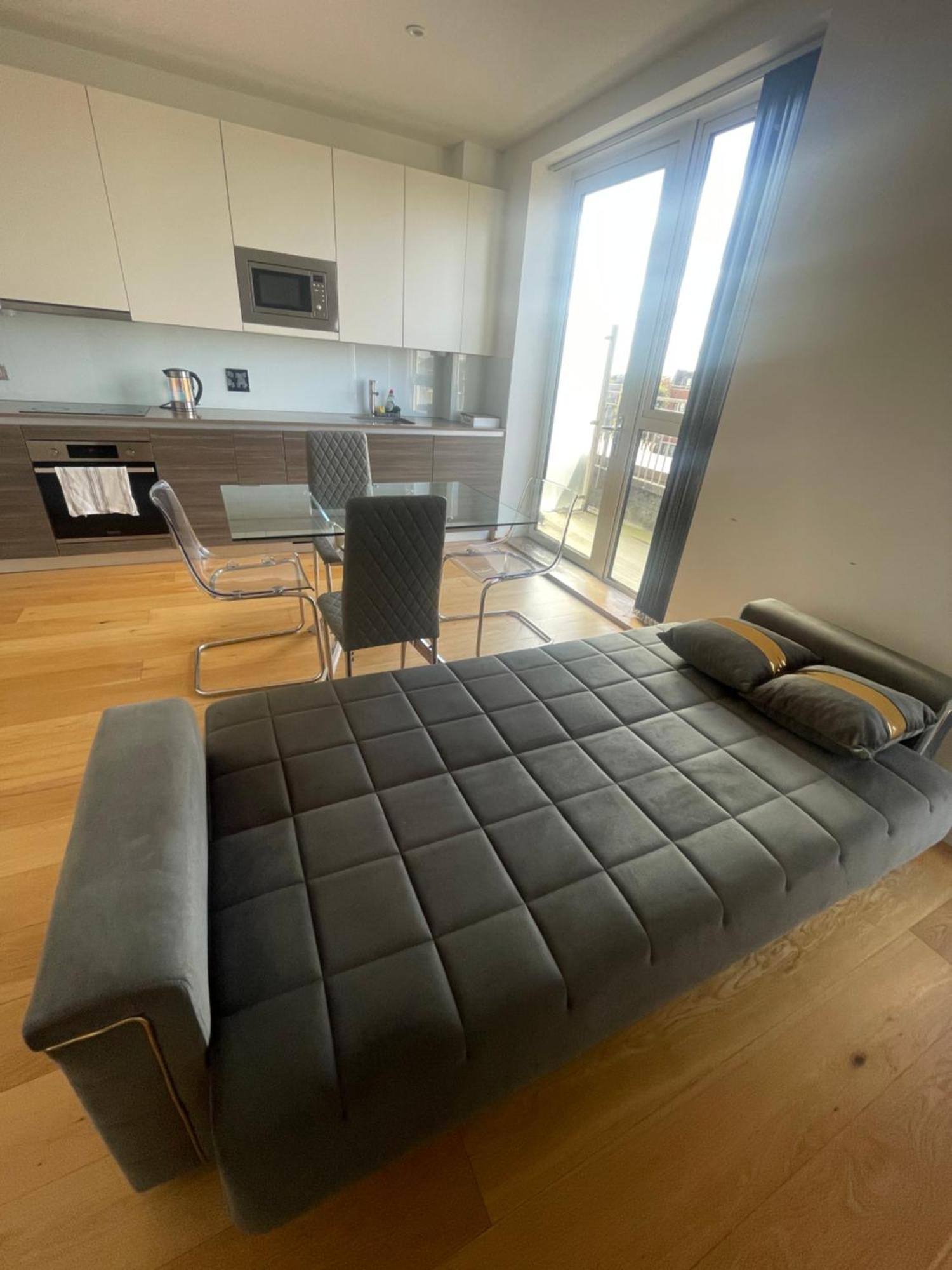 Apartment Luxury Floor Penthouse Near Heathrow London