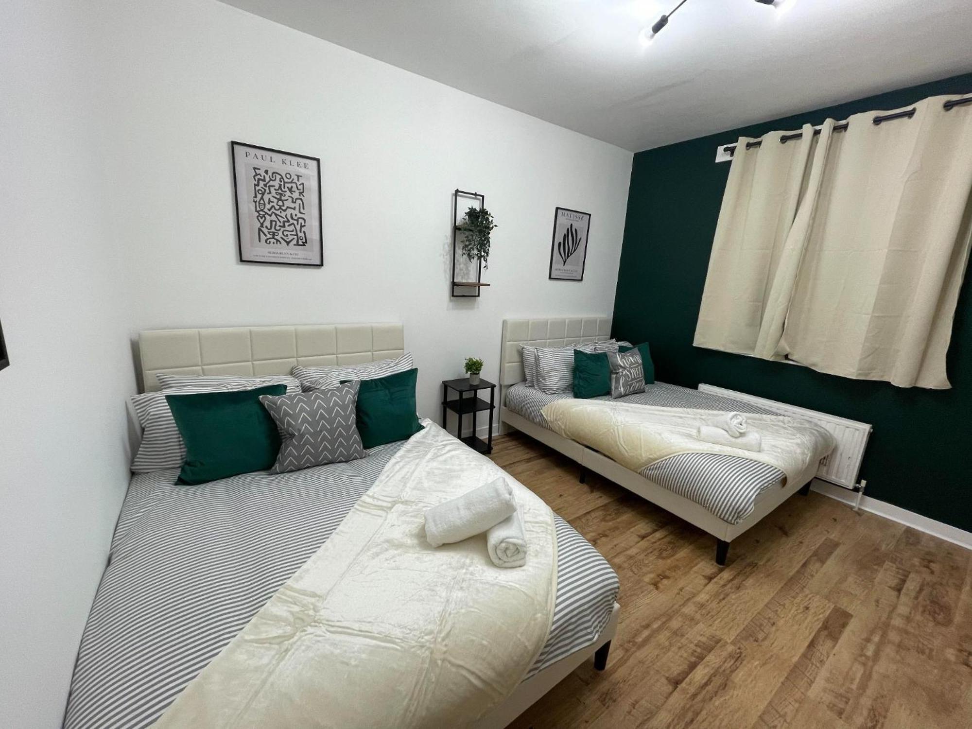 Beautiful Near Paddington - Sleeps 8 Apartment