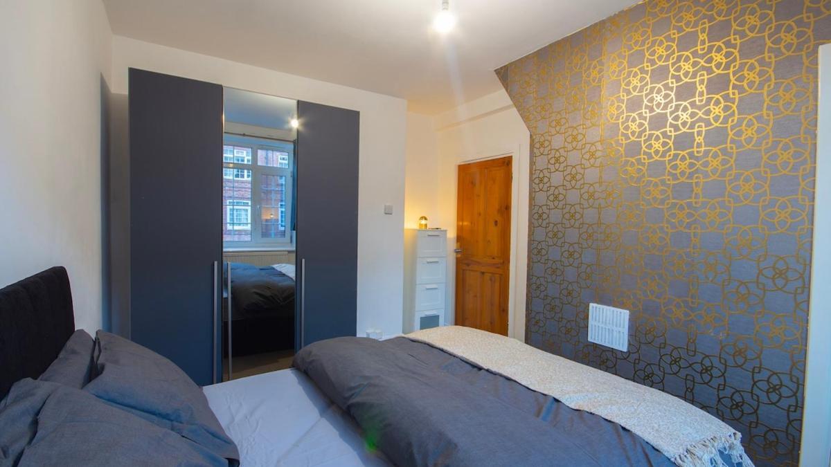 Modern Near Bridge Apartment