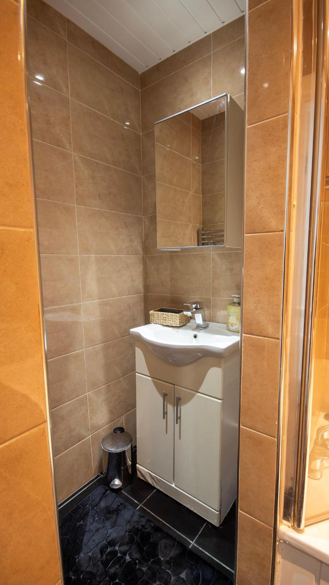 Apartment Modern Near Bridge London
