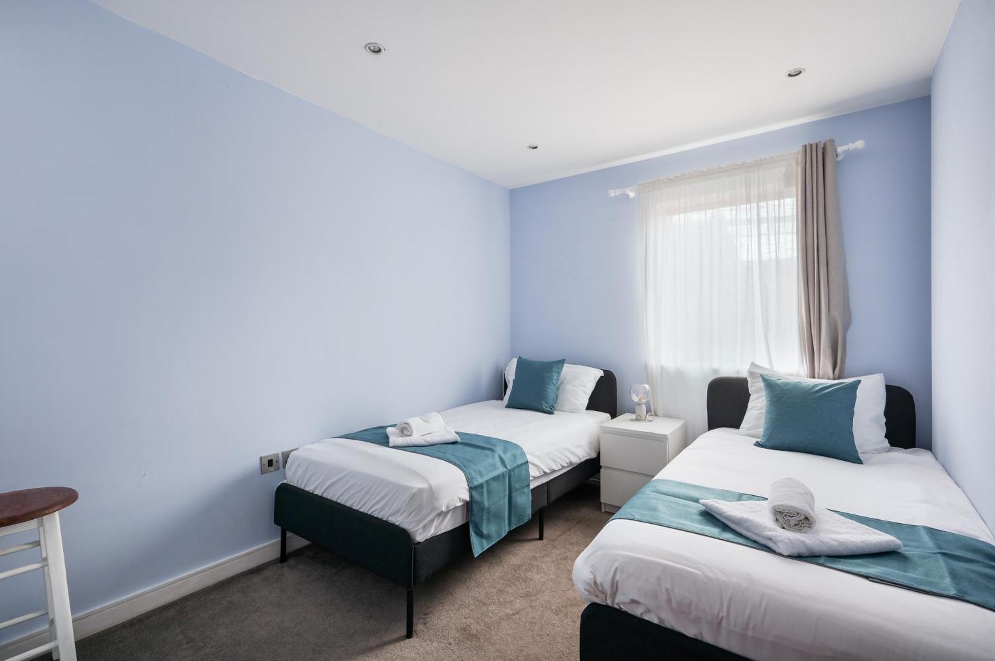 Hatton Gardens - 2 Bedroom Family Apartment *