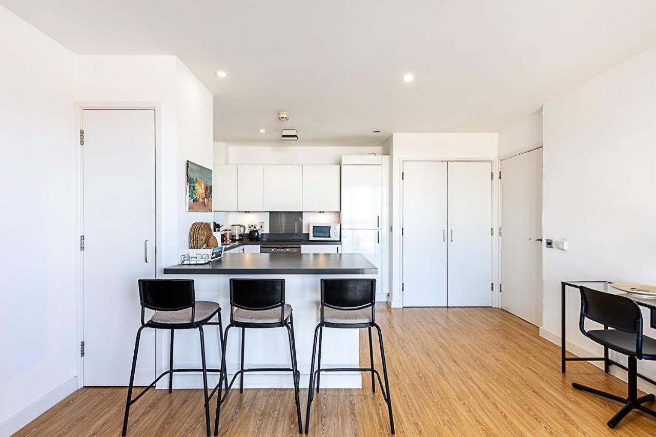 Bright Camden Retreat With Balcony Apartment London