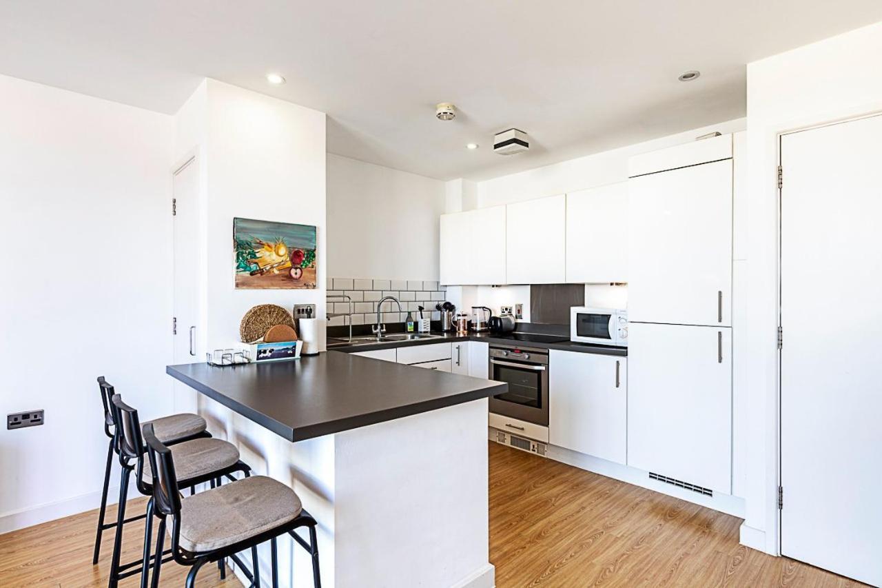 Bright Camden Retreat With Balcony Apartment