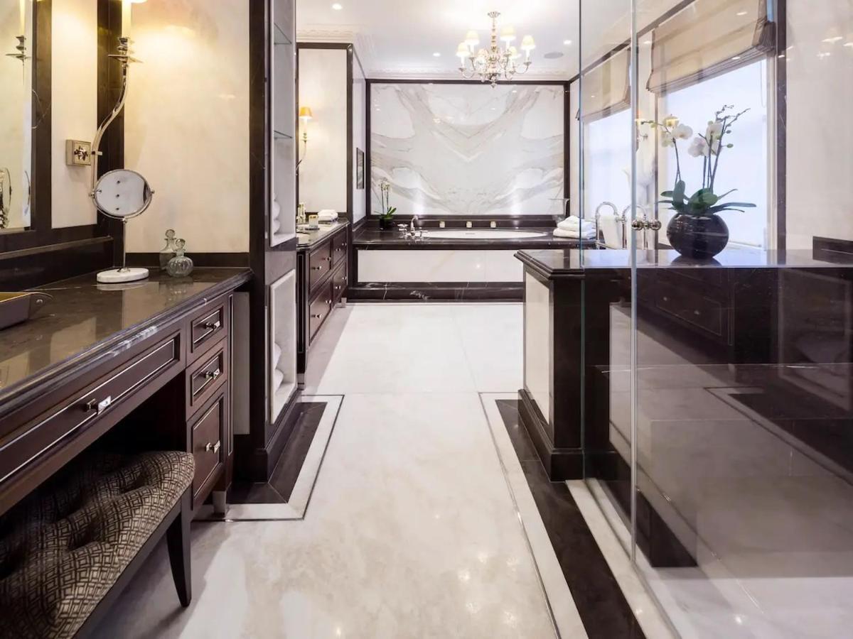Apartment Exquisite 5br With Outdoor Terrace, Mayfair *