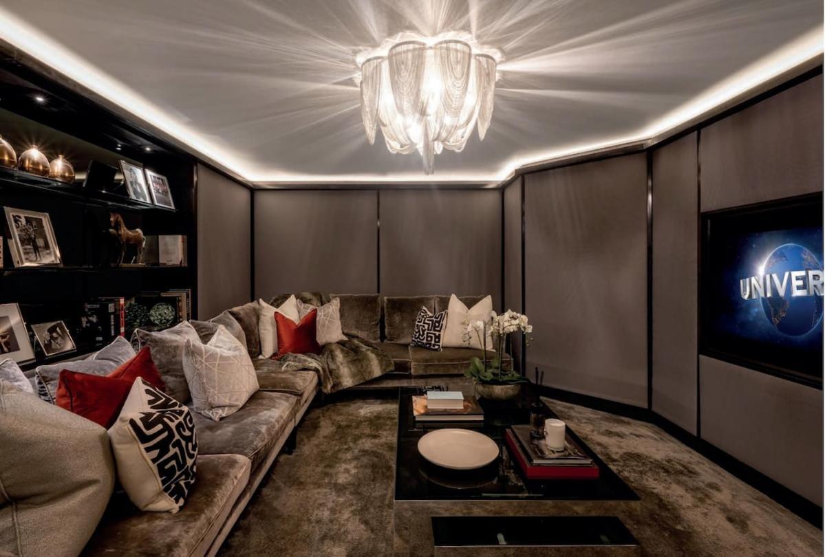 Exquisite 5br With Outdoor Terrace, Mayfair *