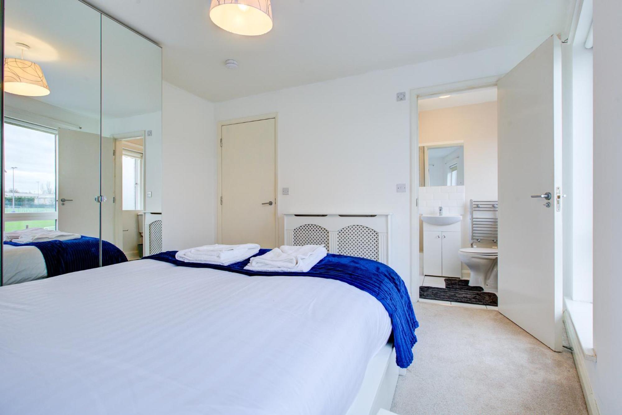 Apartment 2 Bedroom Flat Near Westfield, Hospital, Stadium & Uni London